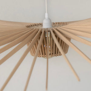 Suspension en bois Tāra