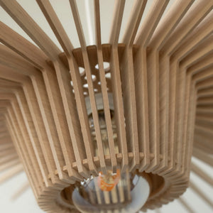 Suspension en bois Tāra